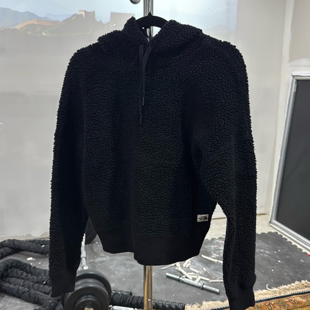 North face 60% wool pullover.